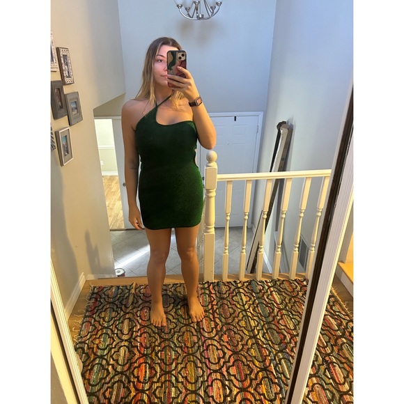 3/10! Green Glitter Bodycon Dress - Picture 2 of 2